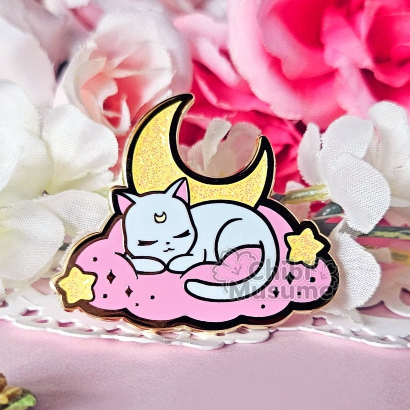 Sleeping White Cat Enamel Pin