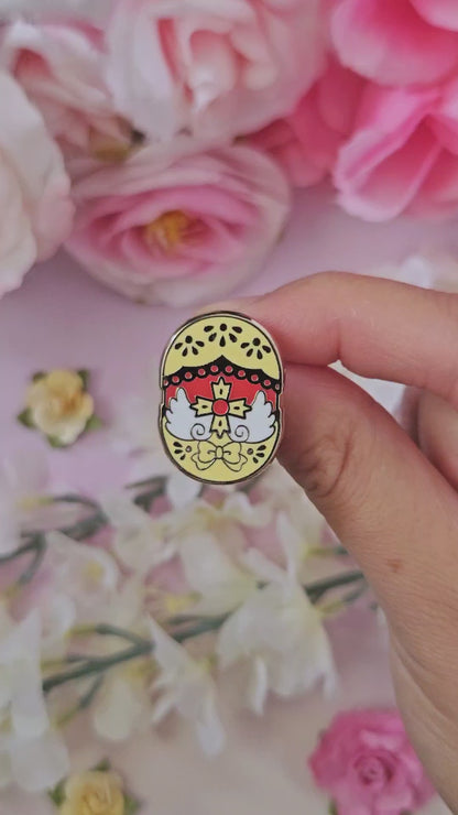 Thief's Pendant Mini Enamel Pin